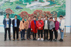 回溯馆史·共话发展——区图书馆组织退休老同志参观新馆610.png