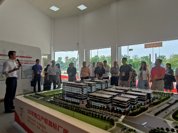 ff806f7a45394aed06f9d362f8977da.jpg