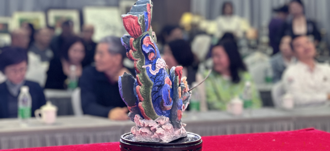 我区举办民间艺术（非遗）作品（藏品）交流鉴赏会     让传统文化薪火相传