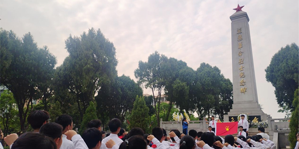 永利各界群众祭拜革命英烈达4万多人次  传承红色精神 凝聚爱国力量