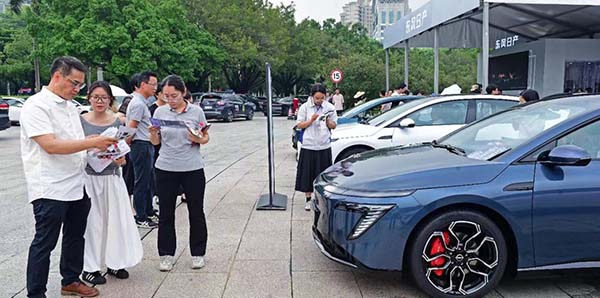 永利澳门工会会员首批N7交车  政企联动树立绿色出行新标杆